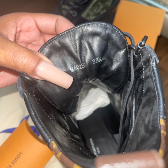 - Louis Vuitton Boots - Picture 5 of 8